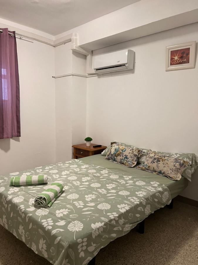 Pension La Parada Alicante Bagian luar foto