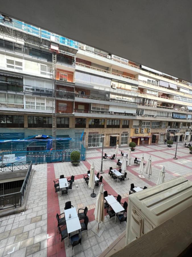 Pension La Parada Alicante Bagian luar foto