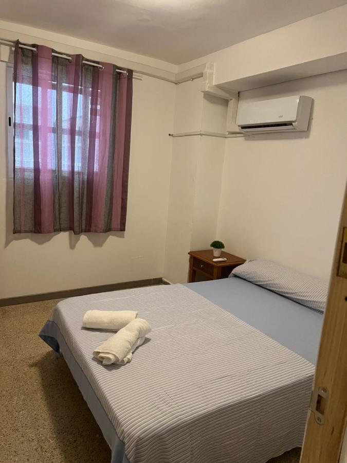 Pension La Parada Alicante Bagian luar foto
